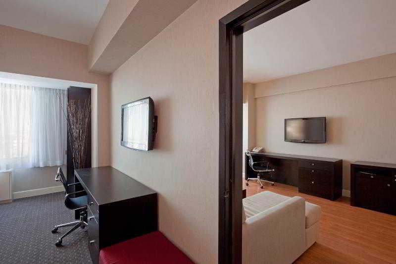 Armon Plaza Montreal Airpt, Trademark Collection By Wyndham חדר תמונה
